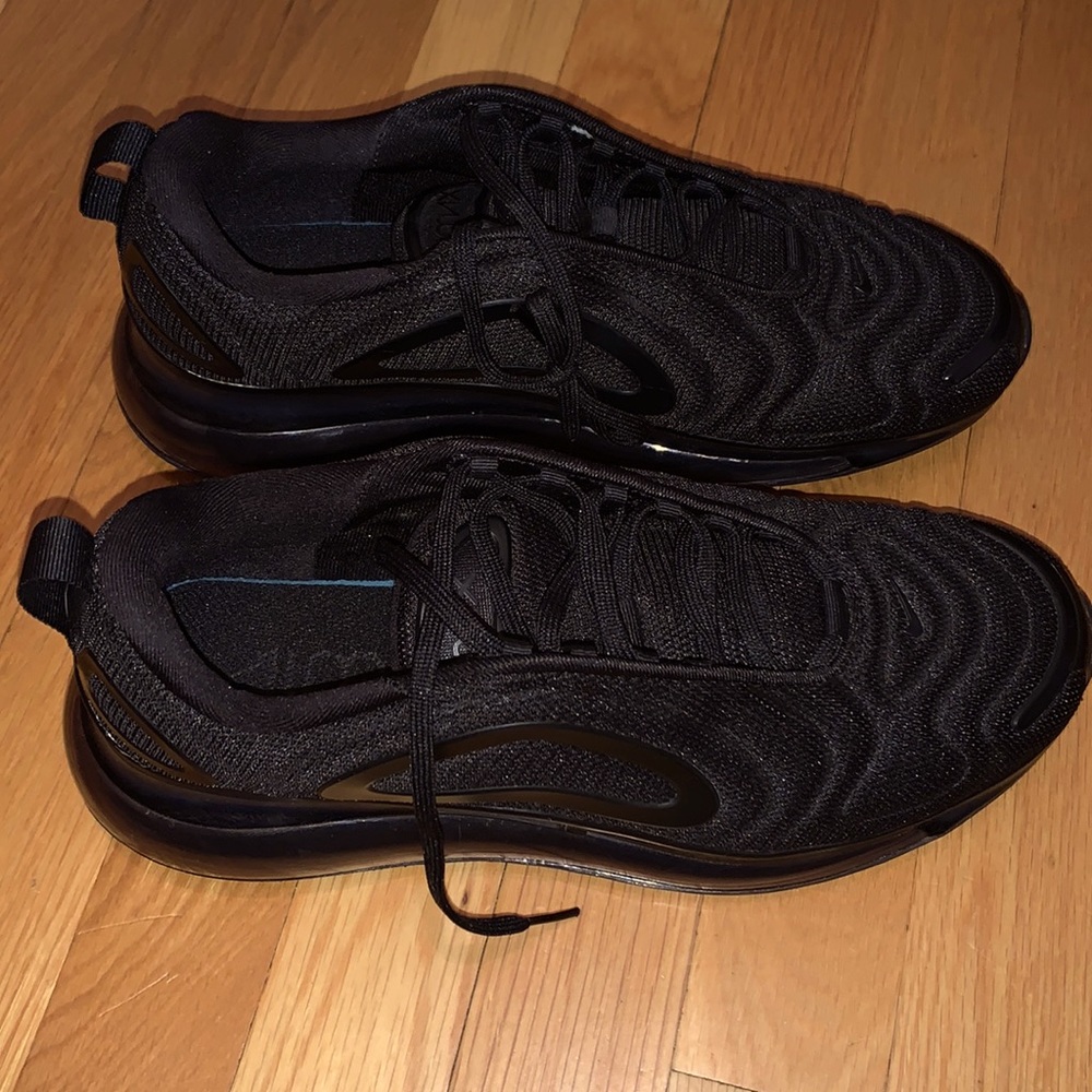 Black air max 720’s